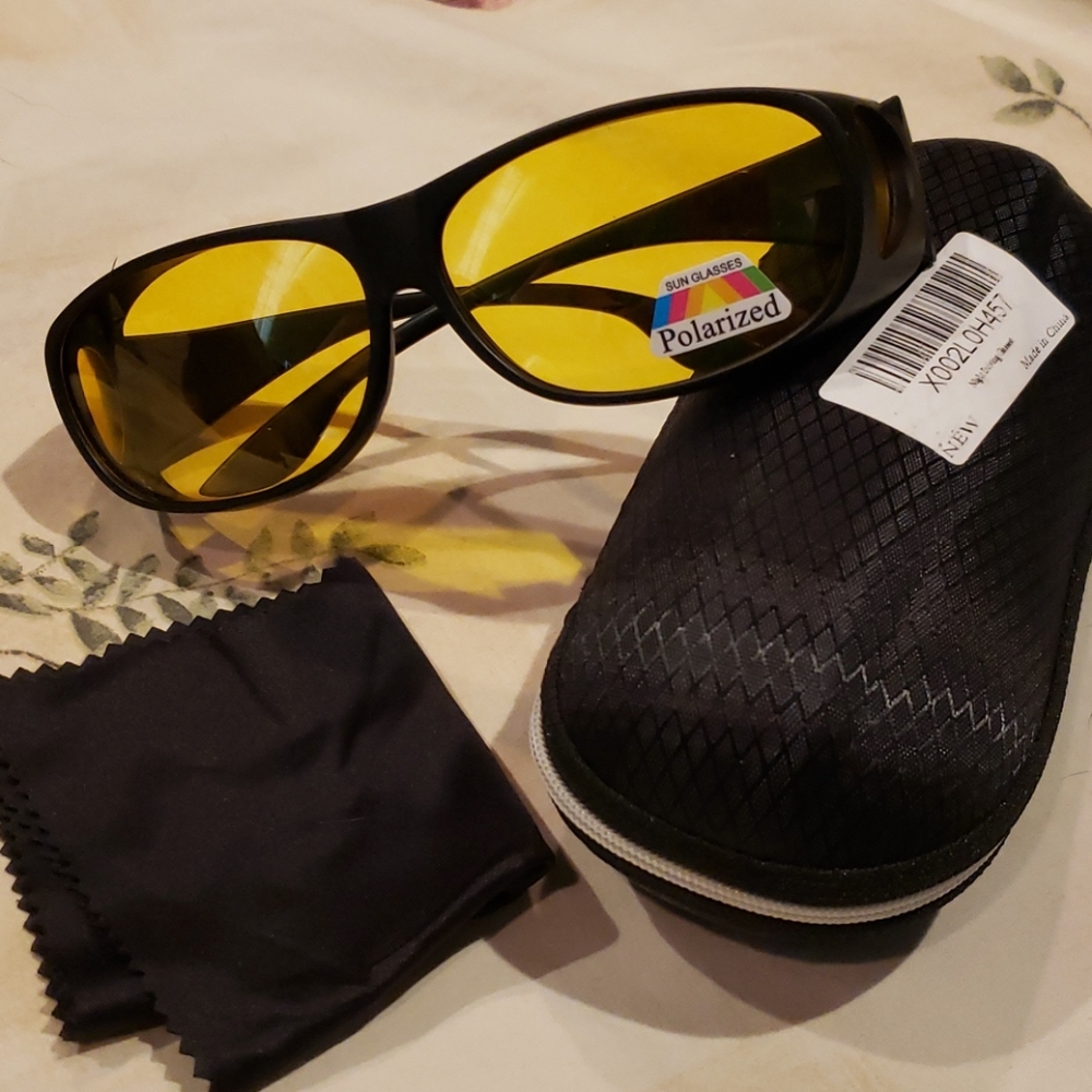 Beautiful men's /women's glasses. Brand-new.